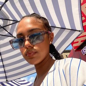 Meet your Posher, Holy